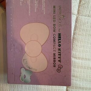 Hello Kitty LED Bow Mirror - Light Pink